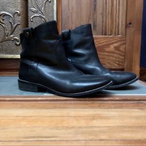 Vince Camuto Black leather Macon Chelsea ankle 9.5